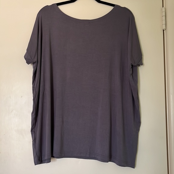 Piko Dark Grey Tee - Picture 3 of 3